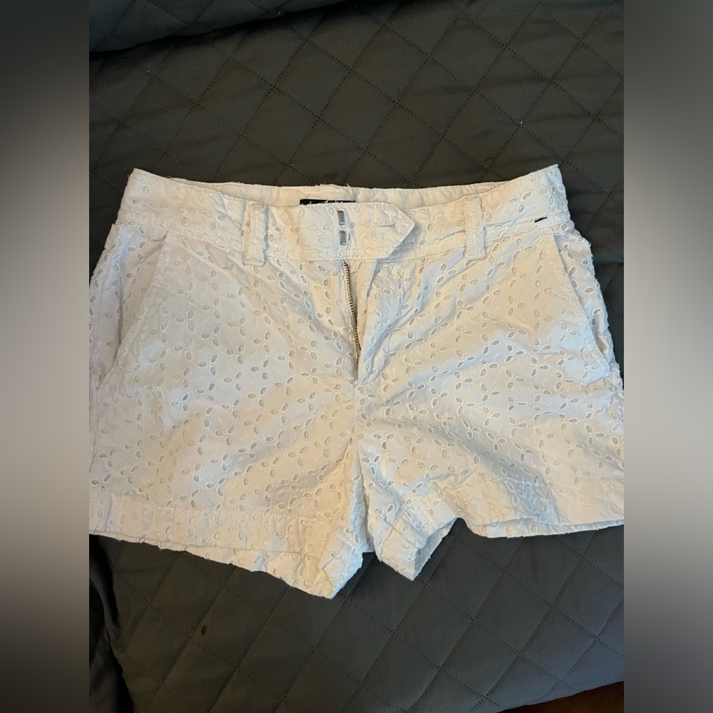 Gap eyelet shorts, gently used size 0
